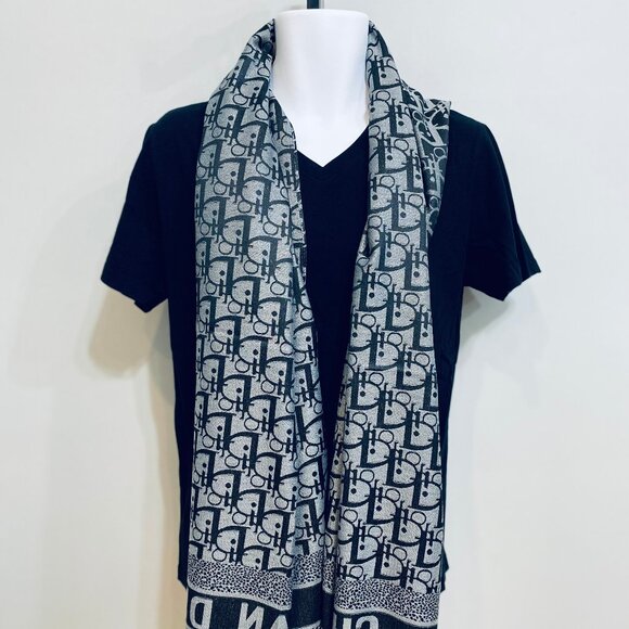 DIOR UNISEX TRENDY SCARVE SILVER AND BLACK ONE SIZE. GREAT FEELING NEW WITH TAGS - Picture 1 of 9